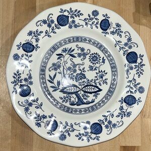 Enoch Wedgewood Tunstall blue onion dinner plates, made in England, blue & white
